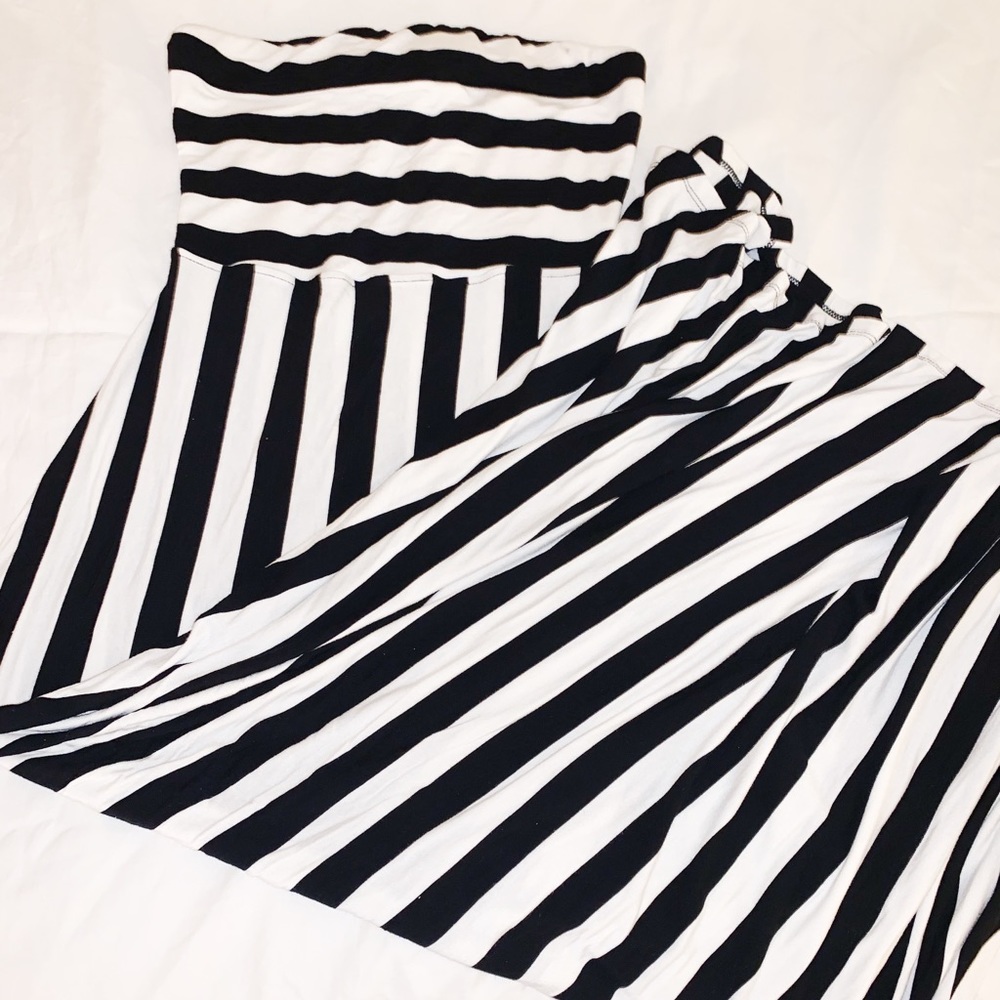 STRIPPED STRAPLESS MAXI DRESS!!!